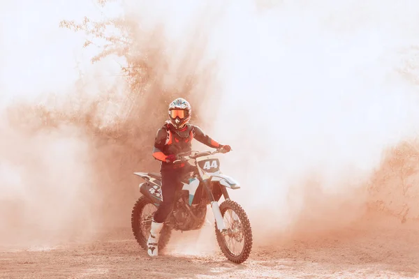 Sebesség Erő Élő Felvétel Férfi Sportoló Képzés Motorkerékpár Forró Nyári — Stock Fotó