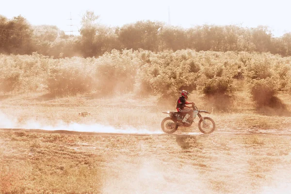 Велика Енергія Кермо Адреналін Живий Постріл Професійного Мотоцикліста Мотоциклі Enduro — стокове фото