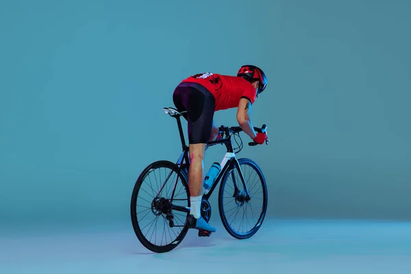 Back View Studio Shot Professional Cyclist Red Sports Uniform Goggles — Foto Stock