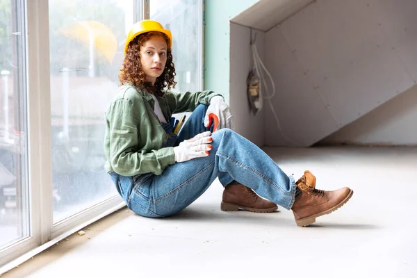 Having Rest Hard Working Day Live Portrait Young Beautiful Woman — Zdjęcie stockowe