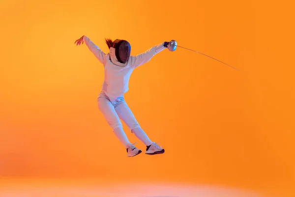 Flight Studio Shot Professional Fencer White Fencing Costume Mask Action — Zdjęcie stockowe