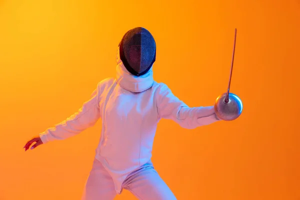 Studio Shot Professional Fencer White Fencing Costume Mask Action Motion — Stock fotografie