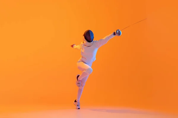 Attack Studio Shot Professional Fencer White Fencing Costume Mask Action — Stock Photo, Image