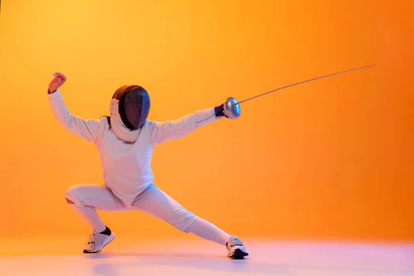 Garde Studio Shot Professional Fencer White Fencing Costume Mask Action — Photo