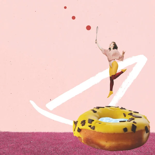 Menina Excêntrica Jogando Badminton Enorme Donut Esmalte Surrealismo Colagem Arte — Fotografia de Stock