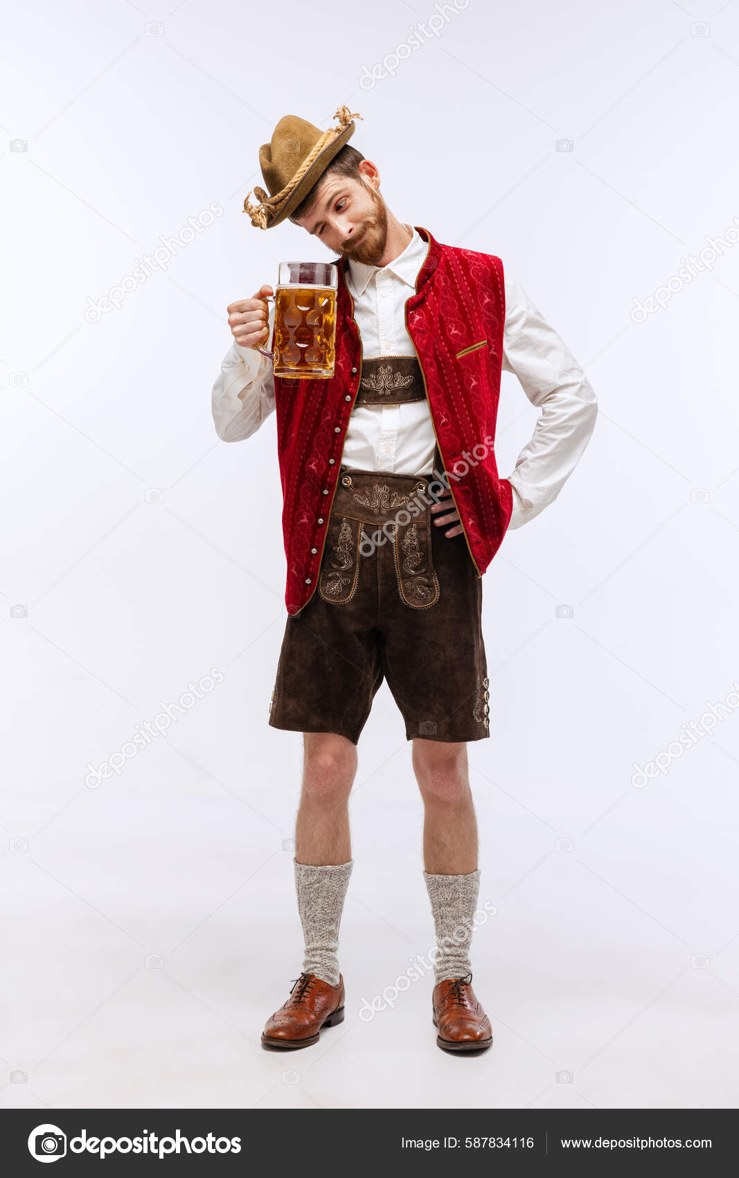 Αστείος Άνθρωπος Φορώντας Παραδοσιακό Φεστιβάλ Βαυαρική Γερμανική Στολή  Κοιτάζοντας Μεγάλα — Φωτογραφία Αρχείου © vova130555@gmail.com #587834116