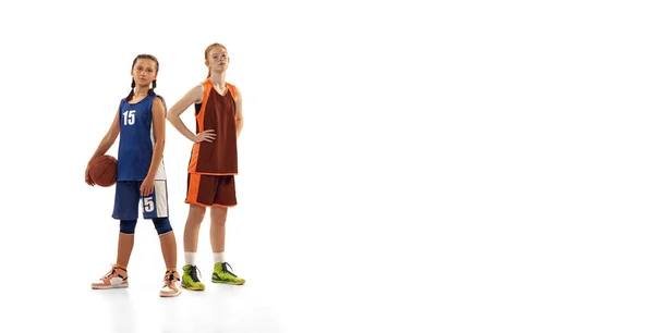Studio Shot Beginner Basketball Players Young Girls Training Basketball Ball — Stockfoto