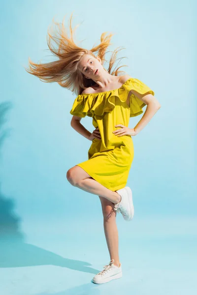 Dancing Studio Shot Young Beautiful Blonde Summer Yellow Dress Isolated —  Fotos de Stock