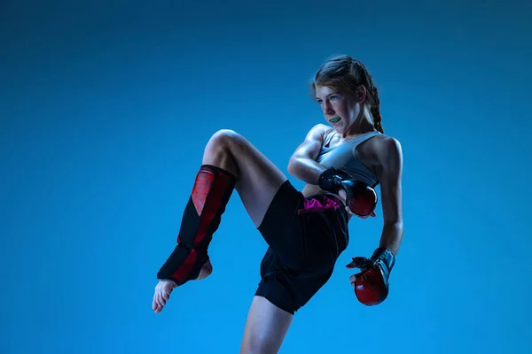 Leg Kick Studio Shot Sportive Teen Girl Mma Fighter Action — Zdjęcie stockowe
