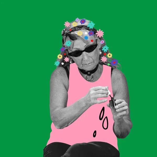 Beauty Day Extravagant Senior Woman Drawn Flowers Head Green Background — ストック写真