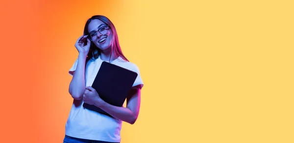 Enjoying Student Life Portrait Young Smiling Girl White Shirt Laptop — Stok fotoğraf