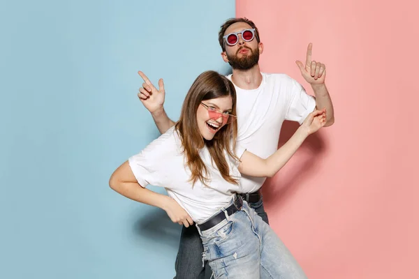 Hipsters Young Stylish Happy Man Excited Girl Dancing Hip Hop — Foto de Stock