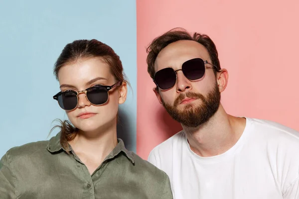 Serious People Closeup Young Bearded Man Beautiful Girl Sunglasses Looking — Stock Fotó