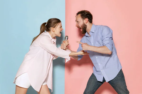 Relationship Psychology Couple Young Excited Man Shouting Woman Having Fun — Fotografia de Stock