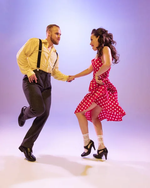 Lindy Hop Active Emotional Couple Colorful Retro Style Costumes Dancing — Stok Foto