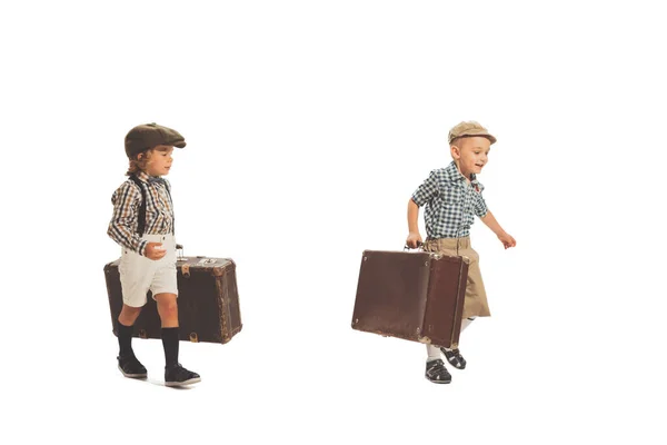 Friends Portrait Cute Little Boys Happy Kids Going Retro Suitcase — Foto Stock