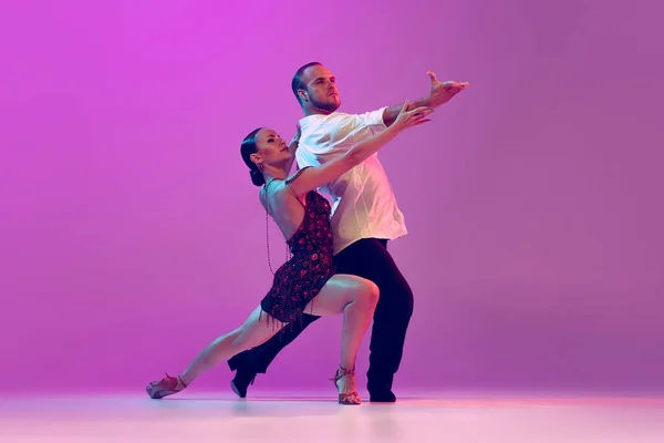 Love Feelings Dance Emotional Dancers Dancing Ballroom Dance Isolated Purple — Stock Photo, Image