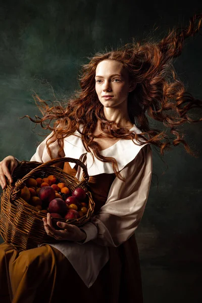 Art Beauty Portrait Charming Redhair Girl Long Curly Hair Girl — Fotografia de Stock
