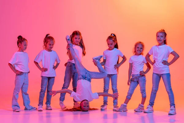 Hip Hop Dance Street Style Group Children School Age Girls — Foto de Stock