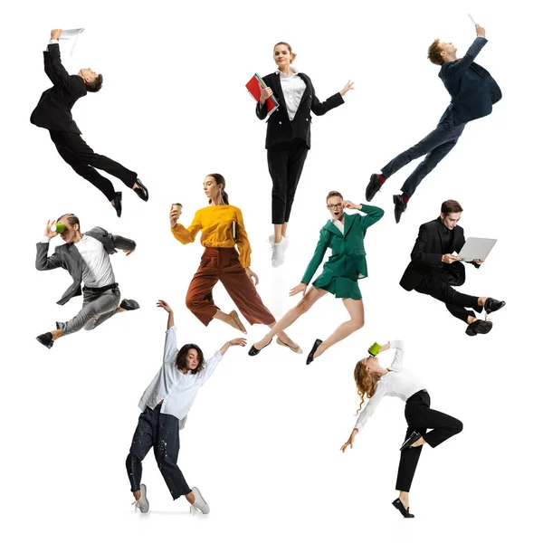 Команда Группа Молодых Людей Офисные Работники Прыгают Танцуют Деловой Одежде — стоковое фото