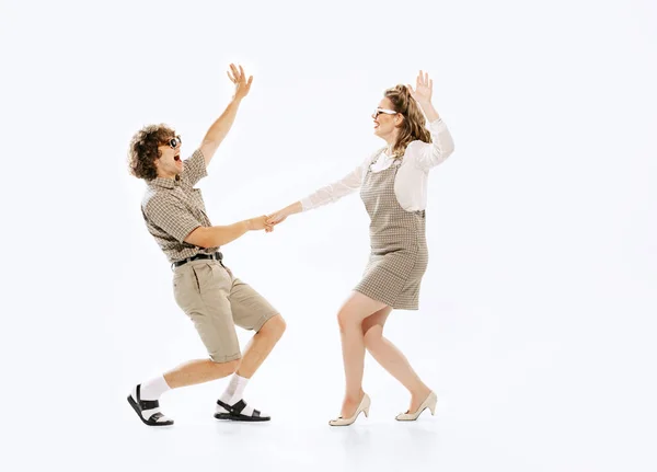 Wyraźna Para Tancerzy Klasycznym Stylu Retro Tańczy Taniec Towarzyski Białym — Zdjęcie stockowe