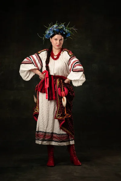 Freedom Independence Art Portrait Beautiful Woman Wearing Traditional Folk Ukrainian — ストック写真