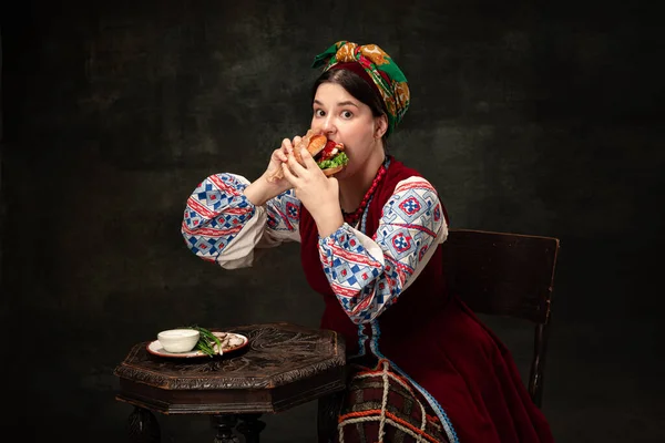 Junk Food Healthy Eating Emotional Young Woman Wearing National Folk — Φωτογραφία Αρχείου