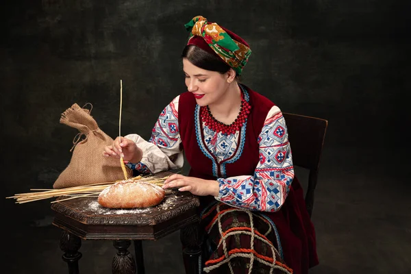 One Young Beautiful Ukrainian Woman Traditional Folk Ukrainian Costume Isolated — Stockfoto