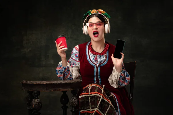 Winner Emotions Sales Emotional Young Woman Wearing National Folk Ukrainian — Stock Fotó