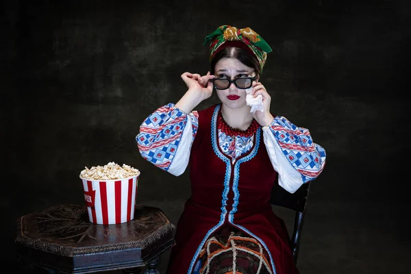 Crying Beautiful Ukrainian Woman Wearing Traditional Folk Costume Isolated Dark — Φωτογραφία Αρχείου