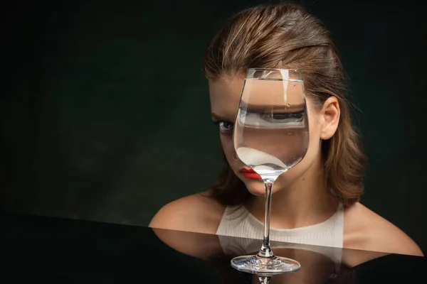 Reality Distortion Creative Art Photography Stylish Girls Face Wine Glass — Stockfoto