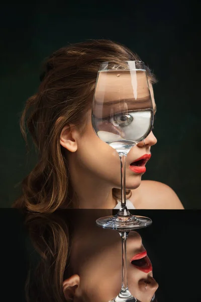 Gaze Creative Art Photography Stylish Girls Face Wine Glass Dark — Zdjęcie stockowe