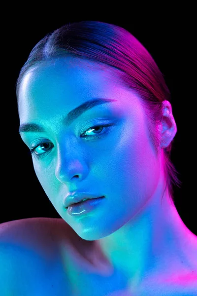 Closeup Young Beautiful Woman Well Kept Skin Sophisticated Facial Features — Stock fotografie