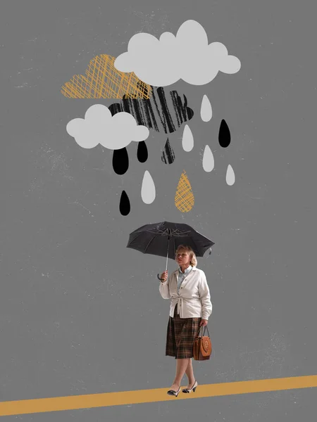 Осенняя Депрессия Плохая Погода Грустная Женщина Средних Лет Ходит Зонтиком — стоковое фото