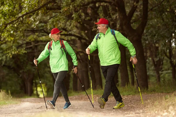 Leisure Activities Outdoors Happy Middle Age Woman Man Walking Scandinavian — Stock Photo, Image