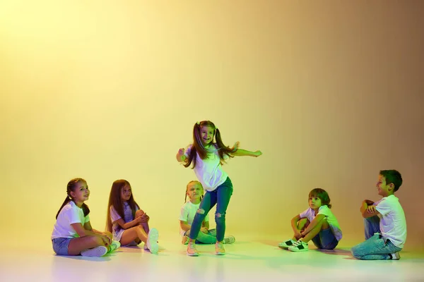 Хіп Хоп Танці Група Дітей Маленькі Дівчата Хлопчики Спортивному Одязі — стокове фото