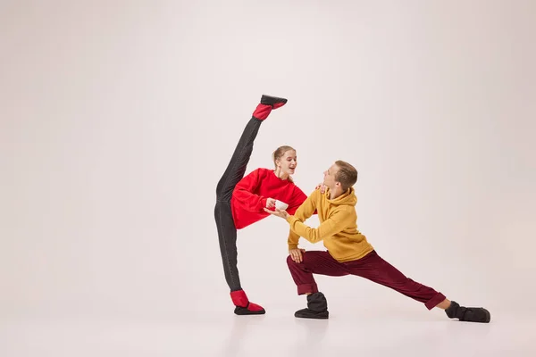 Sonhos Amor Felicidade Casal Jovem Gracioso Bailarinos Balé Roupas Quentes — Fotografia de Stock