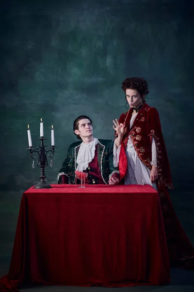 Portrait Mysterious Noble Family Medieval Vampires Eating Together Isolated Dark — Stock Photo, Image