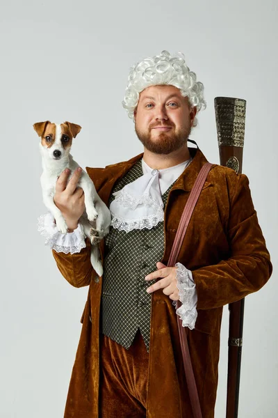 Retro Jäger Mit Kleinem Hund Junger Mann Bild Einer Mittelalterlichen — Stockfoto
