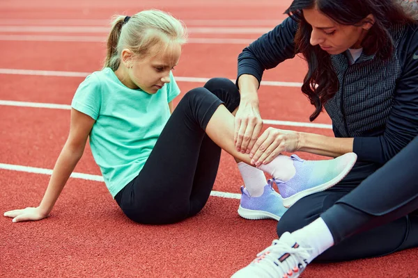 First Aid Young Athlete Stadium Sport Teen Girl Suffering Pain — Stock Photo, Image