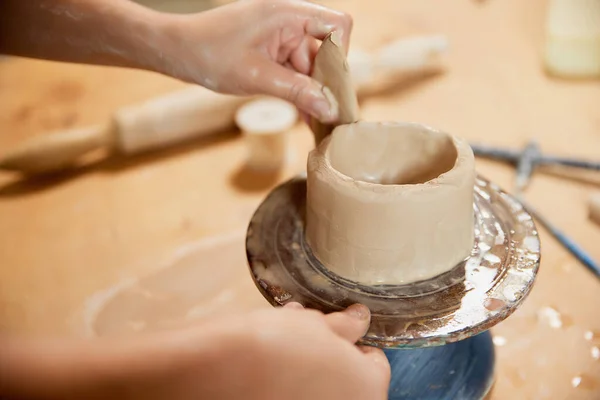 Closeup Hands Female Ceramis Artist Working Pottery Studio Pottery Wheel — Stock Photo, Image