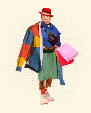 Modayı takip et. Modaya uygun orta yaşlı kadın beyaz arka planda bir sürü farklı kıyafet giyiyor. Retro stil, güzellik, moda, takipçi, alışveriş bağımlılığı ve Kara Cuma konsepti.