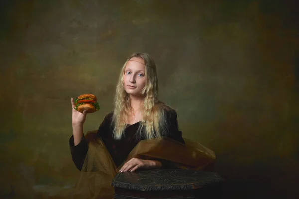 Fast Food Porträt Eines Jungen Mädchens Als Mona Lisa Mit — Stockfoto
