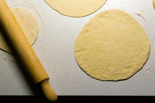 Top View Wooden Rolling Pin Tough Tortillas White Working Surface — стоковое фото