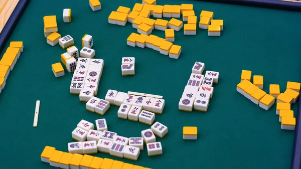 Viele Mahjong Fliesen Auf Dem Spielfeld Ein Uraltes Asiatisches Spiel — Stockfoto