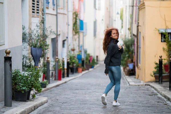 Woman Running Alone Empty Street Cheerful Way — Stock Photo, Image