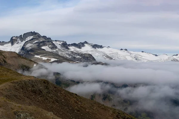 Garibaldi Ulusal Parkı Ndaki Panorama Ridge Yürüyüşünden Güzel Bir Manzara — Stok fotoğraf