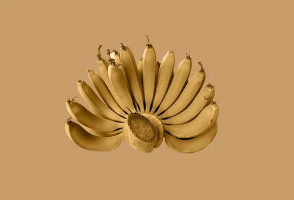 Närbild Färsk Banan Gäng Guld Färg Isolerad Blek Varm Brun — Stockfoto