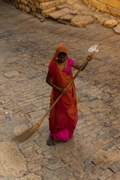 Rajasthan Índia Agosto 2021 Varredor Governo Limpa Estrada Forte Dourado — Fotografia de Stock