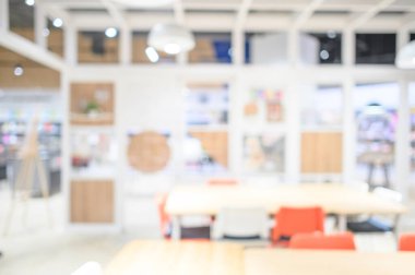 Modern ofis binasındaki soyut bulanık atölye atölyesi. Bulanık çalışma alanı perspektifi. Tasarım ögesi için arkaplan ya da arkaplan kullan. Ortak çalışma alanı kavramı